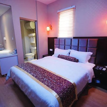 Chengdu Binfen Hotel エクステリア 写真